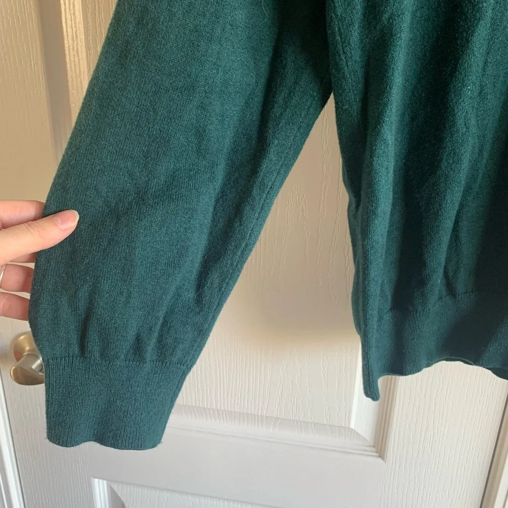L.L. Bean womens V-Neck Sweater cashmere and cotton